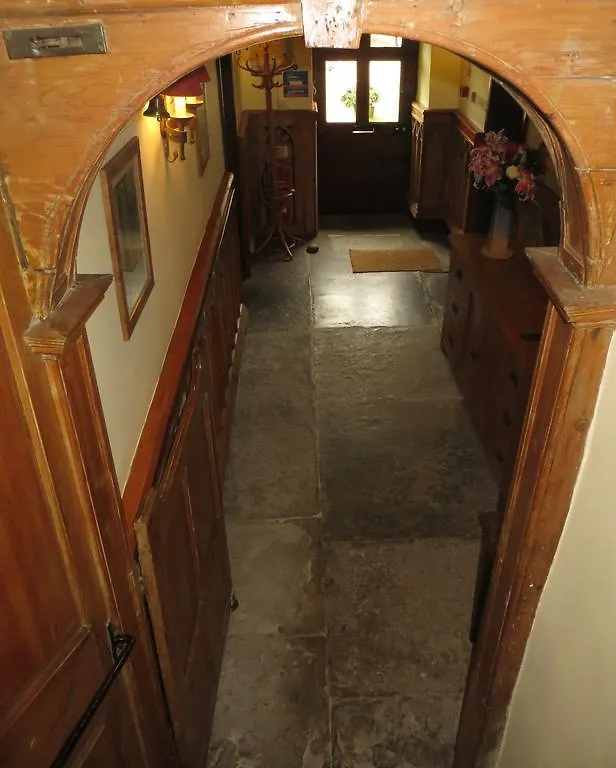 The Old Priory Bed & Breakfast Bath